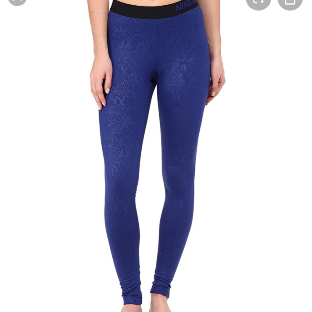 Nike pro warm embossed vixen leggings